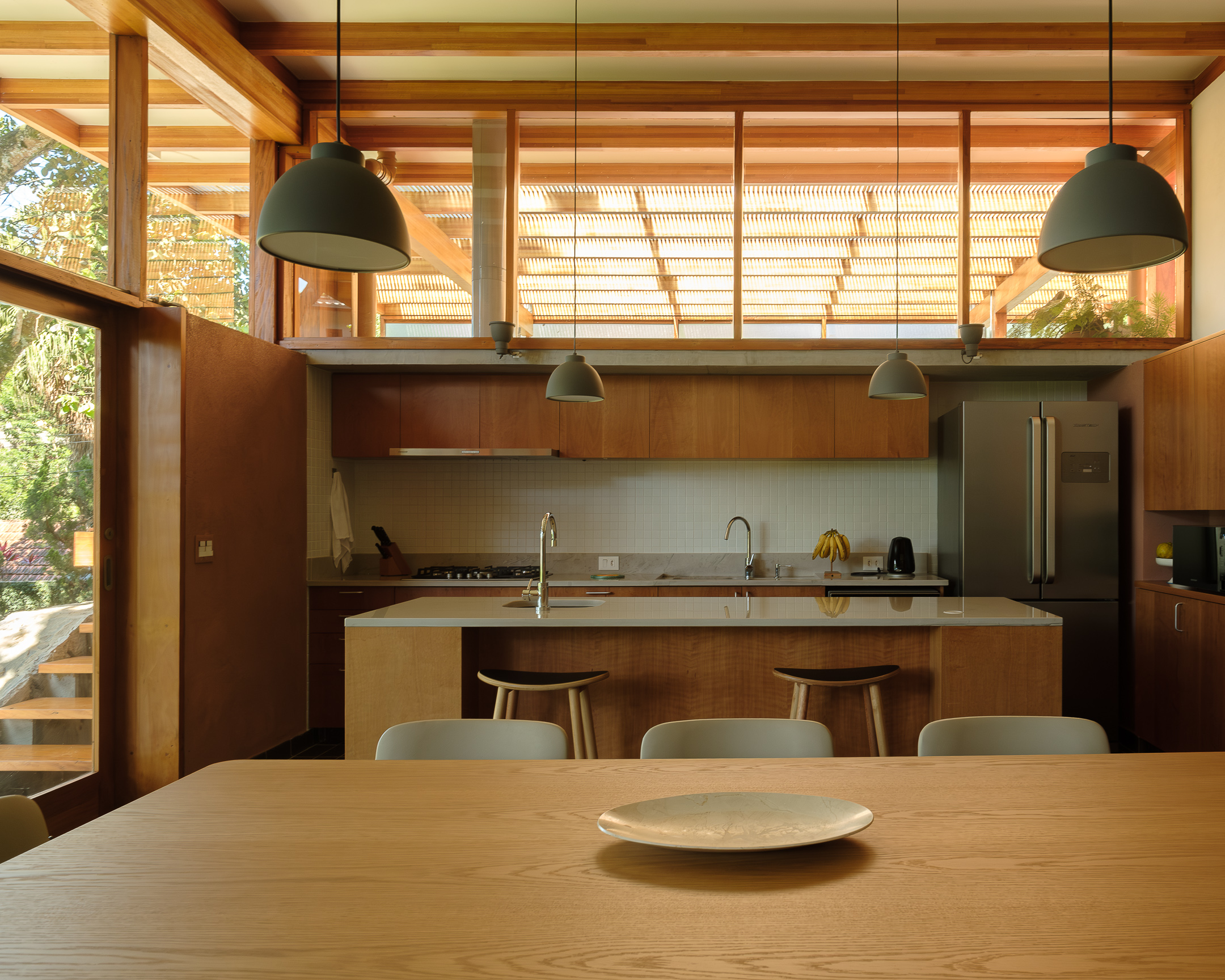 Brazilian garden dwelling living and kitchen interior